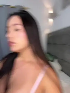 Julietasantos__ captura de la sala en vivo en Stripchat