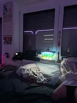 Just-Lilly live room snapshot on Stripchat