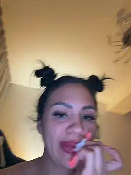 JustLora live room snapshot on Stripchat
