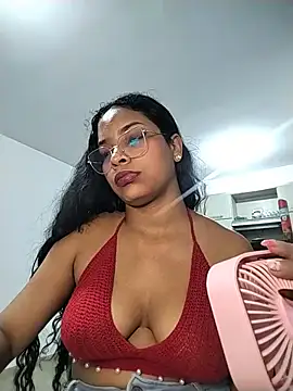 KATALINA_SANTANA_ live room snapshot on Stripchat