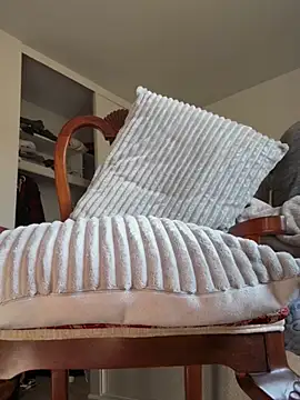 KBD85 Momentaufnahme des Live-Raums auf Stripchat