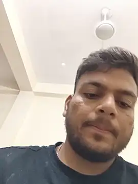 KISHAN_KI_RANDI_BNEGI_KYA captura de la sala en vivo en Stripchat