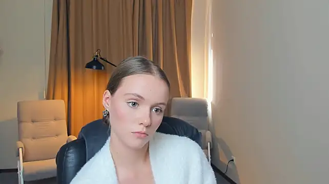 KacyColn снимок онлайн-комнаты на Stripchat