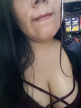 Kalani_Engel live room snapshot on Stripchat