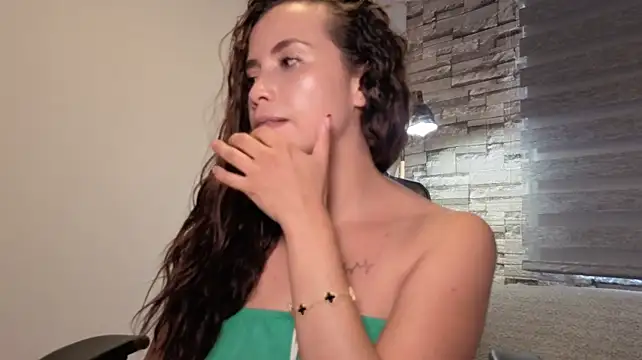 Karol_vg momentopname van live room op Stripchat