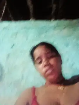Kashish_Love_143 live room snapshot on Stripchat