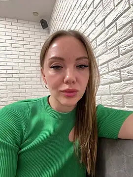 KateFoxi live room snapshot on Stripchat