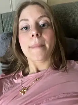 KatelynBabbyy снимок онлайн-комнаты на Stripchat