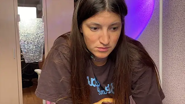 Katrin__kiss снимок онлайн-комнаты на Stripchat