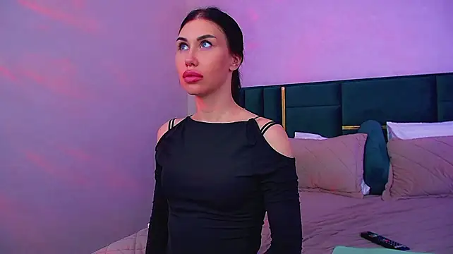 KaylaMous captura de la sala en vivo en Stripchat