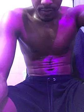 Kiing_afroditho momentopname van live room op Stripchat