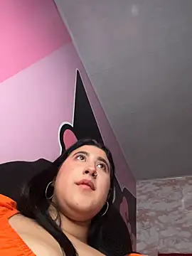 Kiitty_LS captura da sala ao vivo na Stripchat