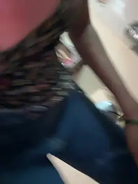 Killing_queenn live room snapshot on Stripchat