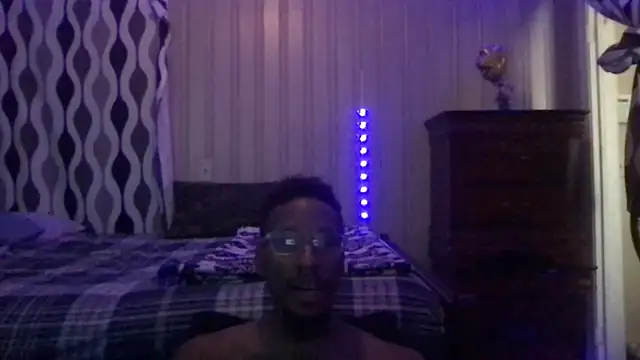 KingDerRico momentopname van live room op Stripchat
