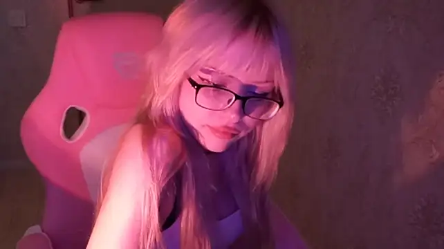 KiraBy Momentaufnahme des Live-Raums auf Stripchat