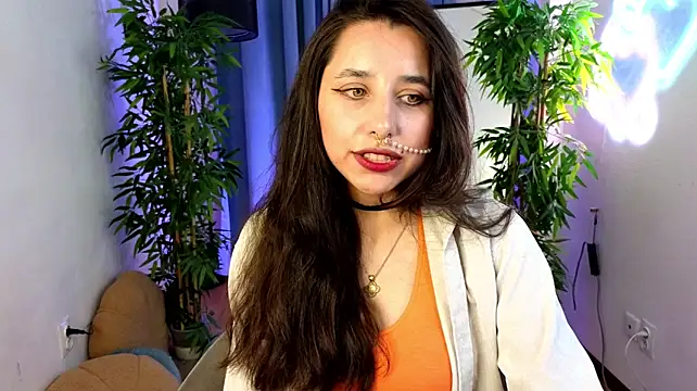 KiraNoir___ Momentaufnahme des Live-Raums auf Stripchat