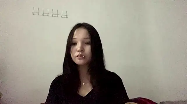 KitArmelin live room snapshot on Stripchat
