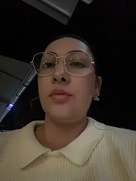 KittyObsession live room snapshot on Stripchat