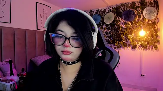 Kitty_Gang Momentaufnahme des Live-Raums auf Stripchat