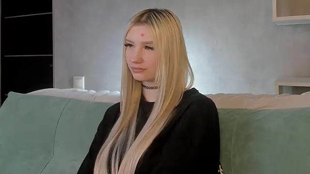 Kitty_Murrr momentopname van live room op Stripchat