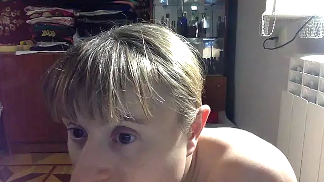 KlavdiaPetrivna momentopname van live room op Stripchat