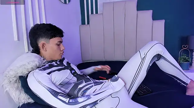 Koa_Sexx live room snapshot on Stripchat