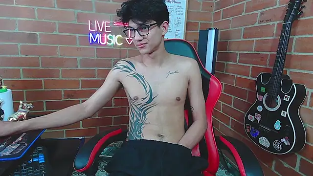 Kurtt__ momentopname van live room op Stripchat
