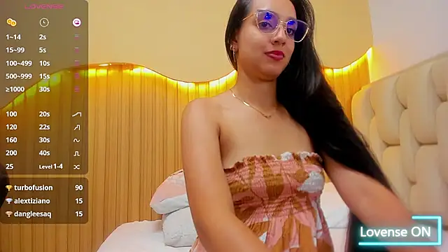 LUMAMONROE снимок онлайн-комнаты на Stripchat