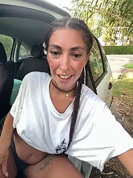 Lalla-Amani momentopname van live room op Stripchat