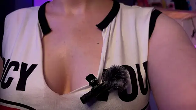 LanaLutz captura da sala ao vivo na Stripchat