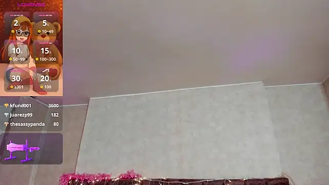 LanaMills_ снимок онлайн-комнаты на Stripchat