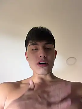 Lander_Cruz Momentaufnahme des Live-Raums auf Stripchat