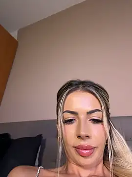 LaraAmosX captura de la sala en vivo en Stripchat