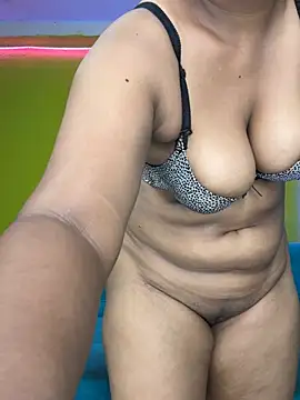 Latina-Booty Momentaufnahme des Live-Raums auf Stripchat