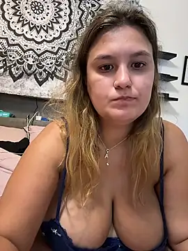 Latinamommy26 Momentaufnahme des Live-Raums auf Stripchat
