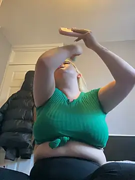 Leahmads Momentaufnahme des Live-Raums auf Stripchat