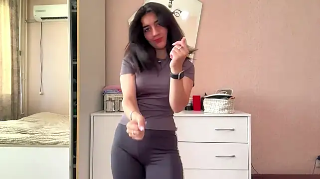Ledi_Asthik captura de la sala en vivo en Stripchat