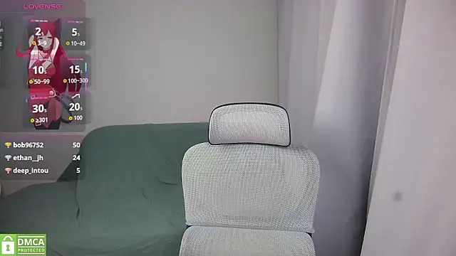 LeonBoykisser live room snapshot on Stripchat