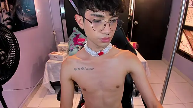 LiamHeatx live room snapshot on Stripchat
