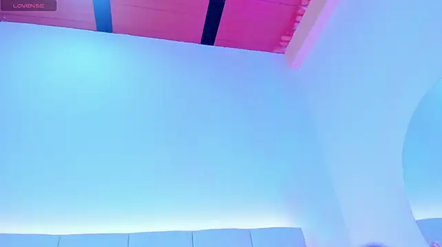 LiiaaGenner captura de la sala en vivo en Stripchat