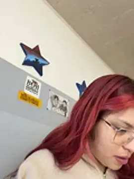 LilMoon_ momentopname van live room op Stripchat