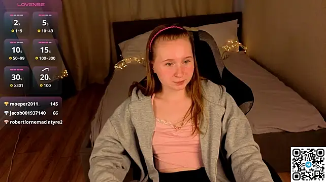 LiliTiny captura de la sala en vivo en Stripchat