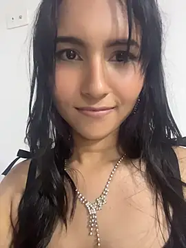 LillyBurset live room snapshot on Stripchat