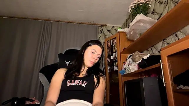 LilyMinimum captura de la sala en vivo en Stripchat