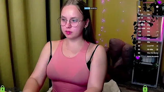 Lilysweet13 live room snapshot on Stripchat