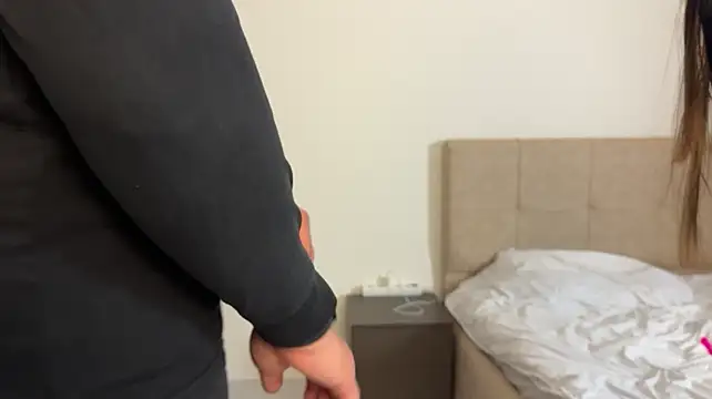 LinaLurrre live room snapshot on Stripchat