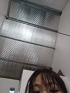 Linda-yiyi Momentaufnahme des Live-Raums auf Stripchat