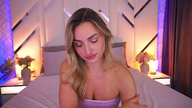 LindsieGreyy live room snapshot on Stripchat