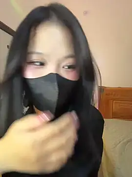 Linnacute22 live room snapshot on Stripchat