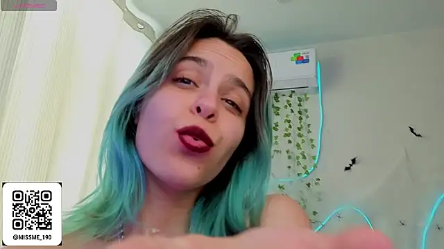 LiraBella captura de la sala en vivo en Stripchat
